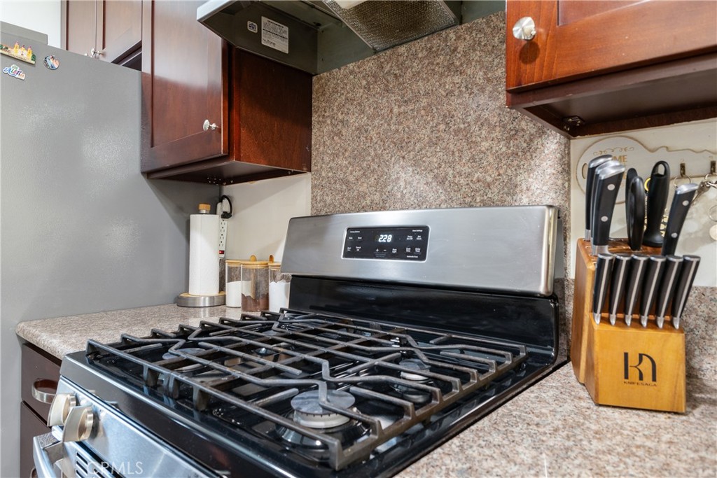 1052 Elm Avenue Glendale, CA 91201 - Photo 16 of 34