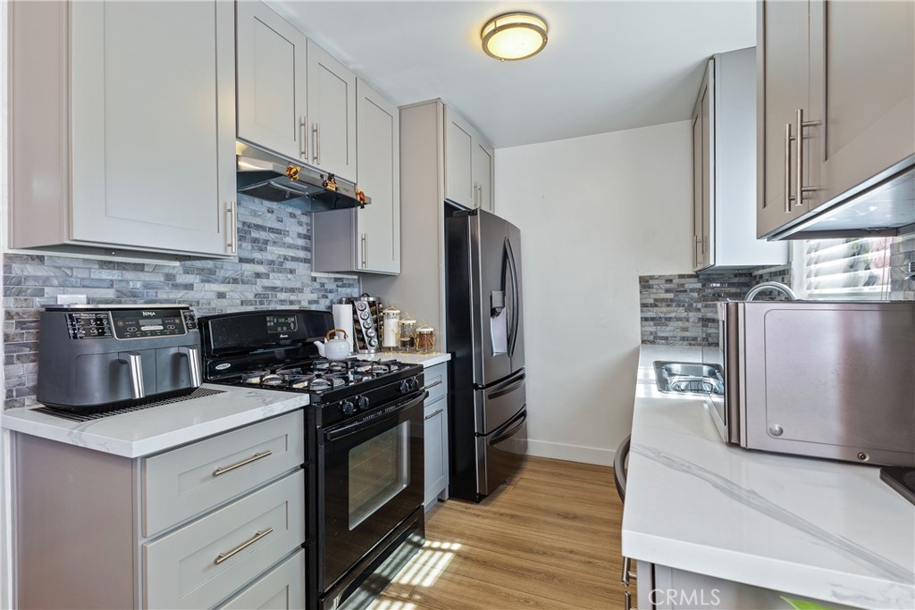 1052 Elm Avenue Glendale, CA 91201 - Photo 24 of 34