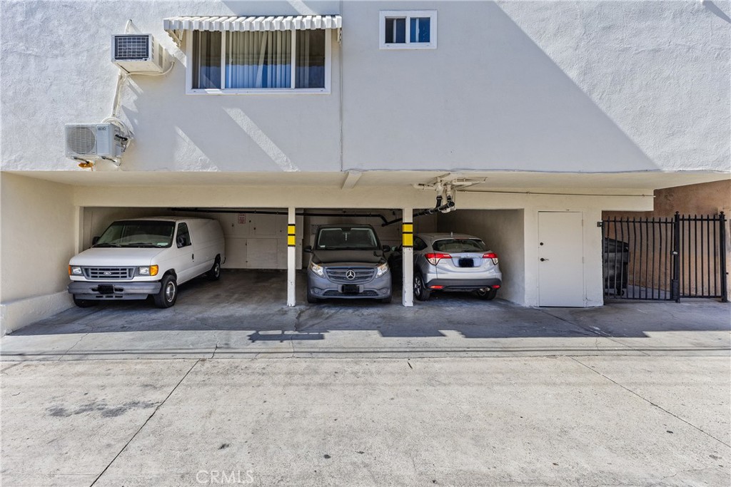 1052 Elm Avenue Glendale, CA 91201 - Photo 29 of 34