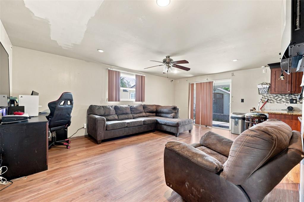 9040 Crabtree Lane Port Richey, FL 34668 - Photo 7 of 30 Gallery Image 7