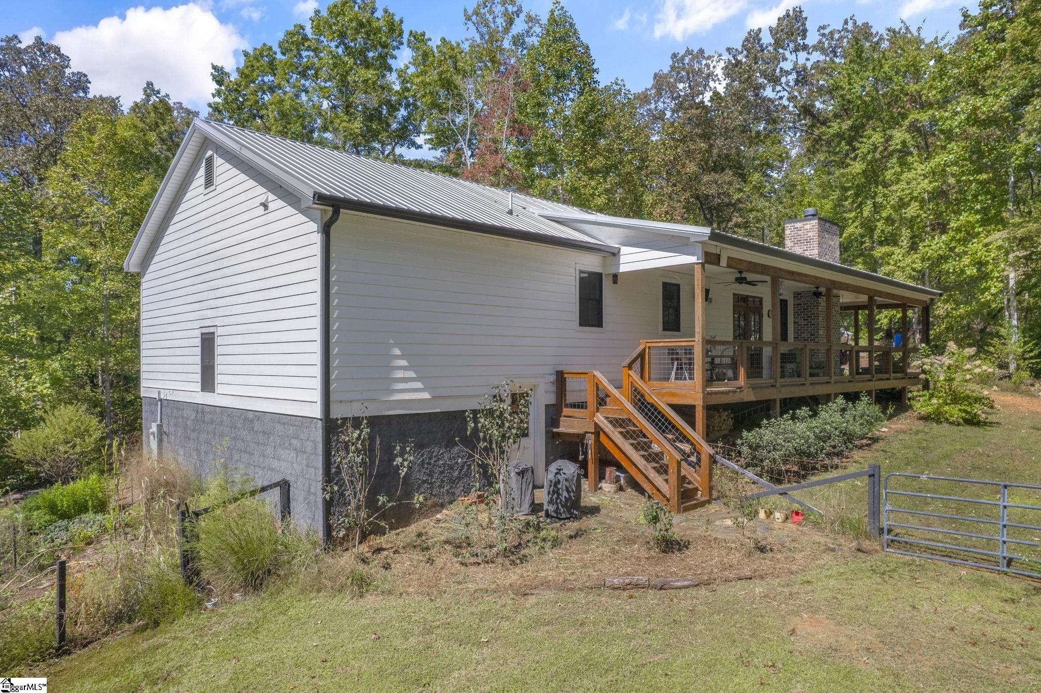 527 Doe Run Pickens, SC 29671 - Photo 32 of 40