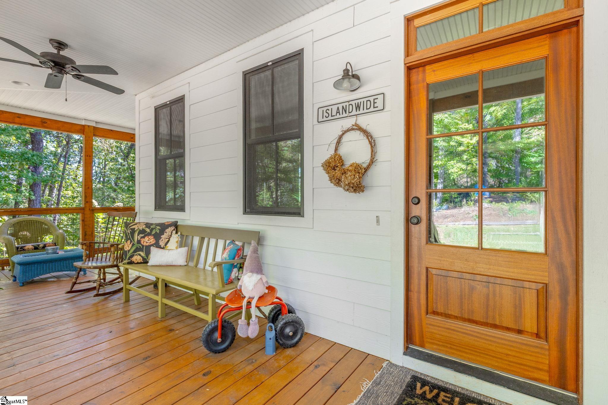 527 Doe Run Pickens, SC 29671 - Photo 4 of 40