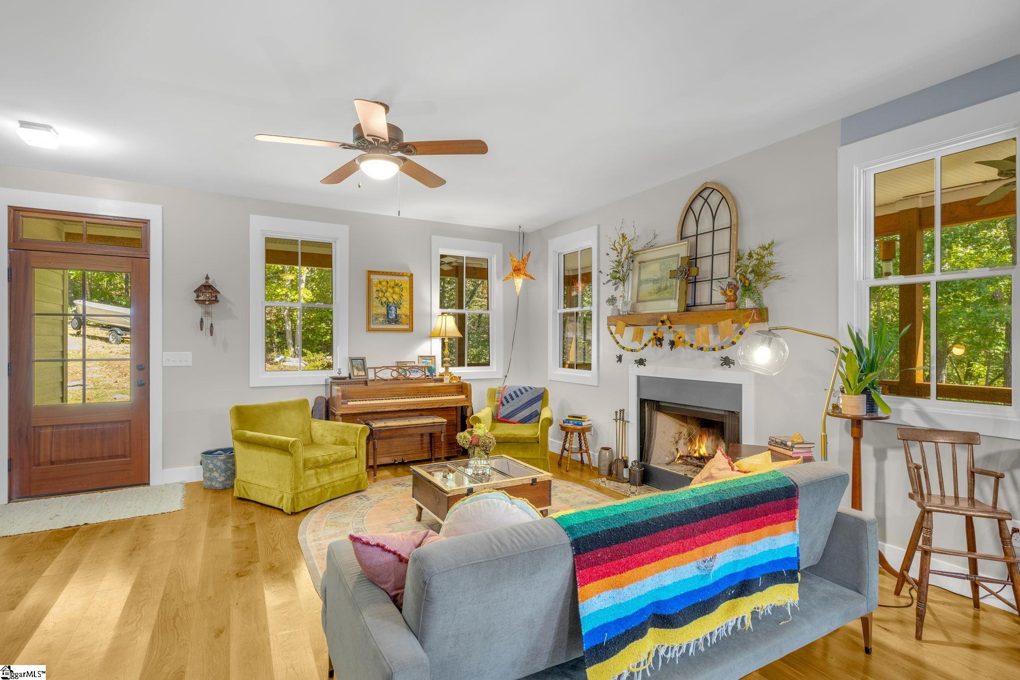527 Doe Run Pickens, SC 29671 - Photo 6 of 40