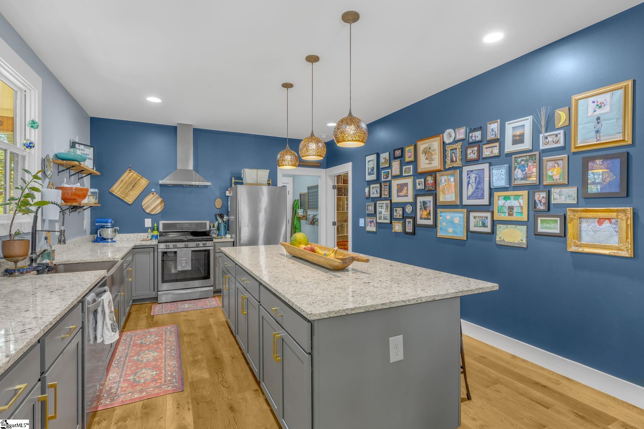 527 Doe Run Pickens, SC 29671 - Photo 10 of 40