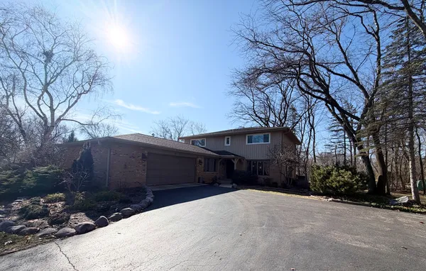 1 Aberdeen Road, Hawthorn Woods, IL 60047