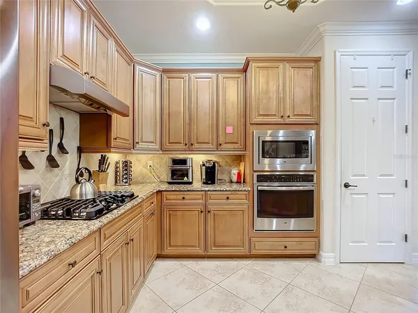$900,000 | 2902 Aviamar Circle, Naples, FL 34114