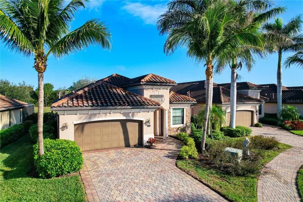 $900,000 | 2902 Aviamar Circle, Naples, FL 34114