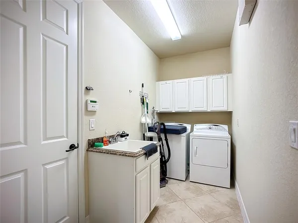 $900,000 | 2902 Aviamar Circle, Naples, FL 34114