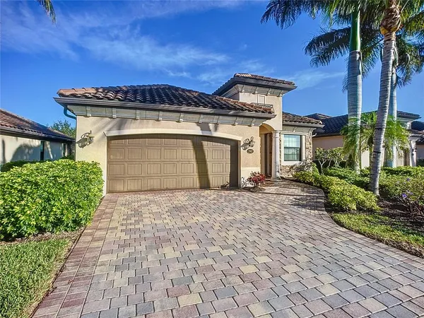 $900,000 | 2902 Aviamar Circle, Naples, FL 34114