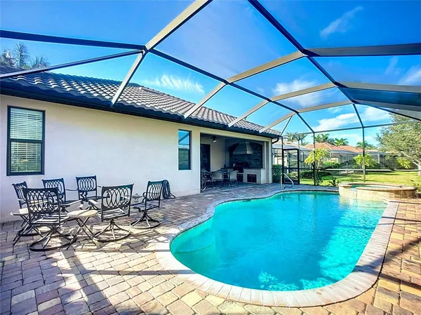 $900,000 | 2902 Aviamar Circle, Naples, FL 34114