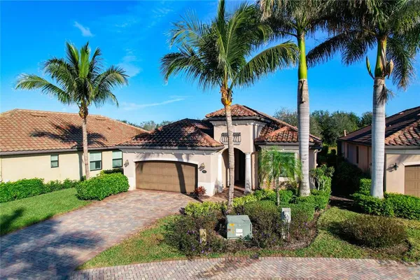 $900,000 | 2902 Aviamar Circle, Naples, FL 34114