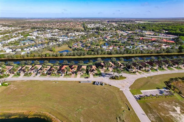 $900,000 | 2902 Aviamar Circle, Naples, FL 34114
