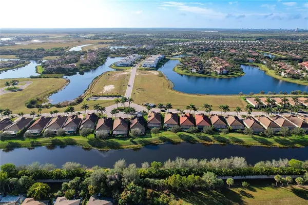 $900,000 | 2902 Aviamar Circle, Naples, FL 34114