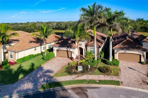 $900,000 | 2902 Aviamar Circle, Naples, FL 34114
