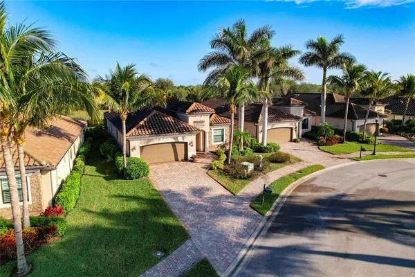 $900,000 | 2902 Aviamar Circle, Naples, FL 34114