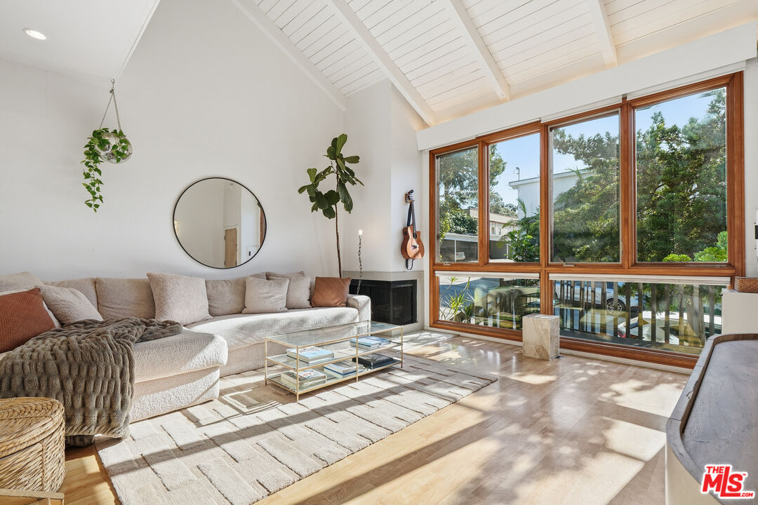 605 Strand Street Santa Monica, CA 90405 - Photo 1 of 34