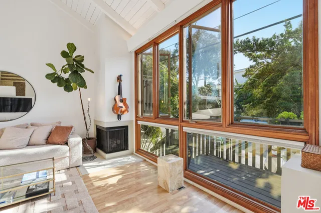 $6,360 | 605 Strand Street, Santa Monica, CA 90405