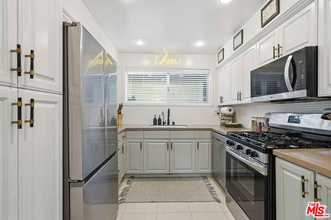 605 Strand Street Santa Monica, CA 90405 - Photo 23 of 34