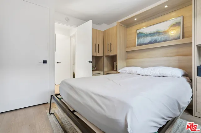 $6,360 | 605 Strand Street, Santa Monica, CA 90405