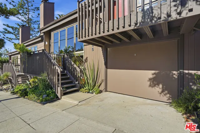 $6,360 | 605 Strand Street, Santa Monica, CA 90405