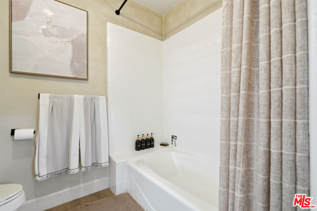 605 Strand Street Santa Monica, CA 90405 - Photo 8 of 34