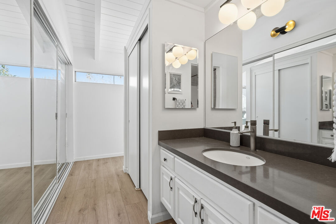 605 Strand Street Santa Monica, CA 90405 - Photo 9 of 34