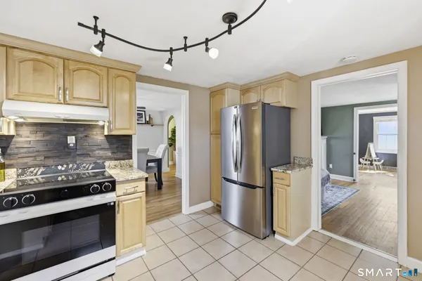 $365,000 | 41 Oak Street, East Hartford, CT 06118