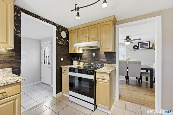 $365,000 | 41 Oak Street, East Hartford, CT 06118