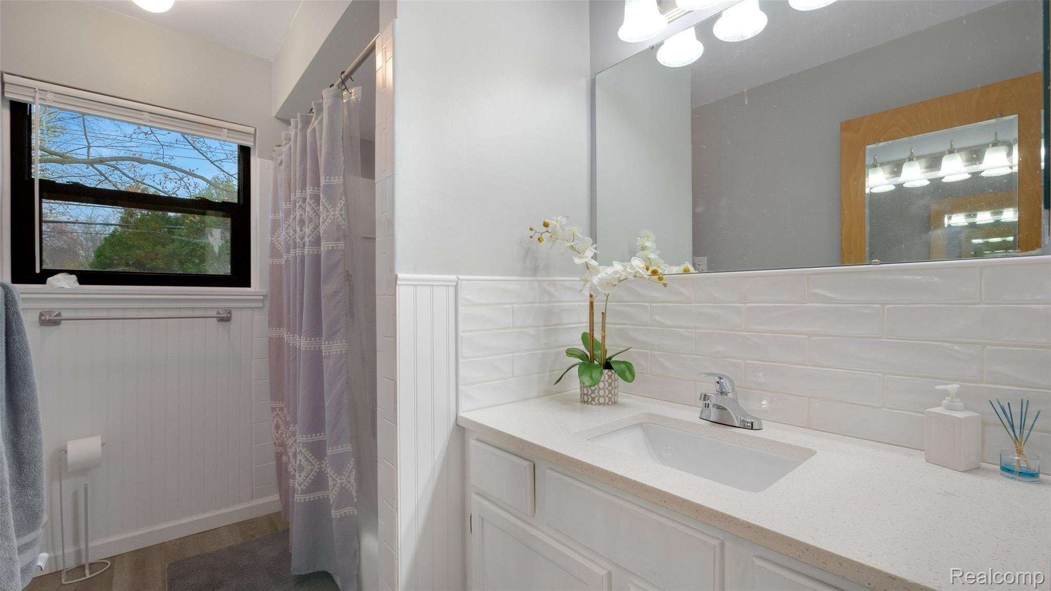 619 Sheldon Road Plymouth, MI 48170 - Photo 20 of 27 20DVB5KOSD8N_xl.jpg