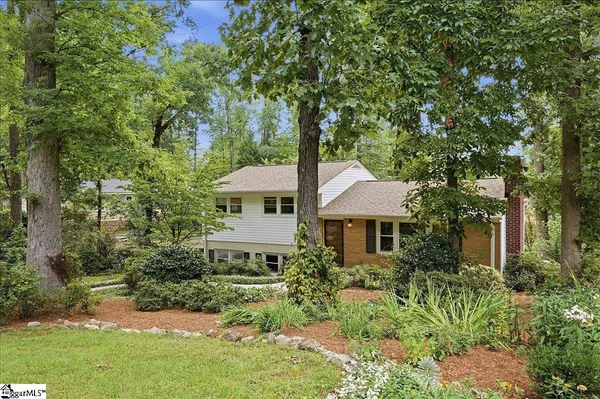 $360,000 | 9 Yorkshire Drive, Greenville, SC 29615