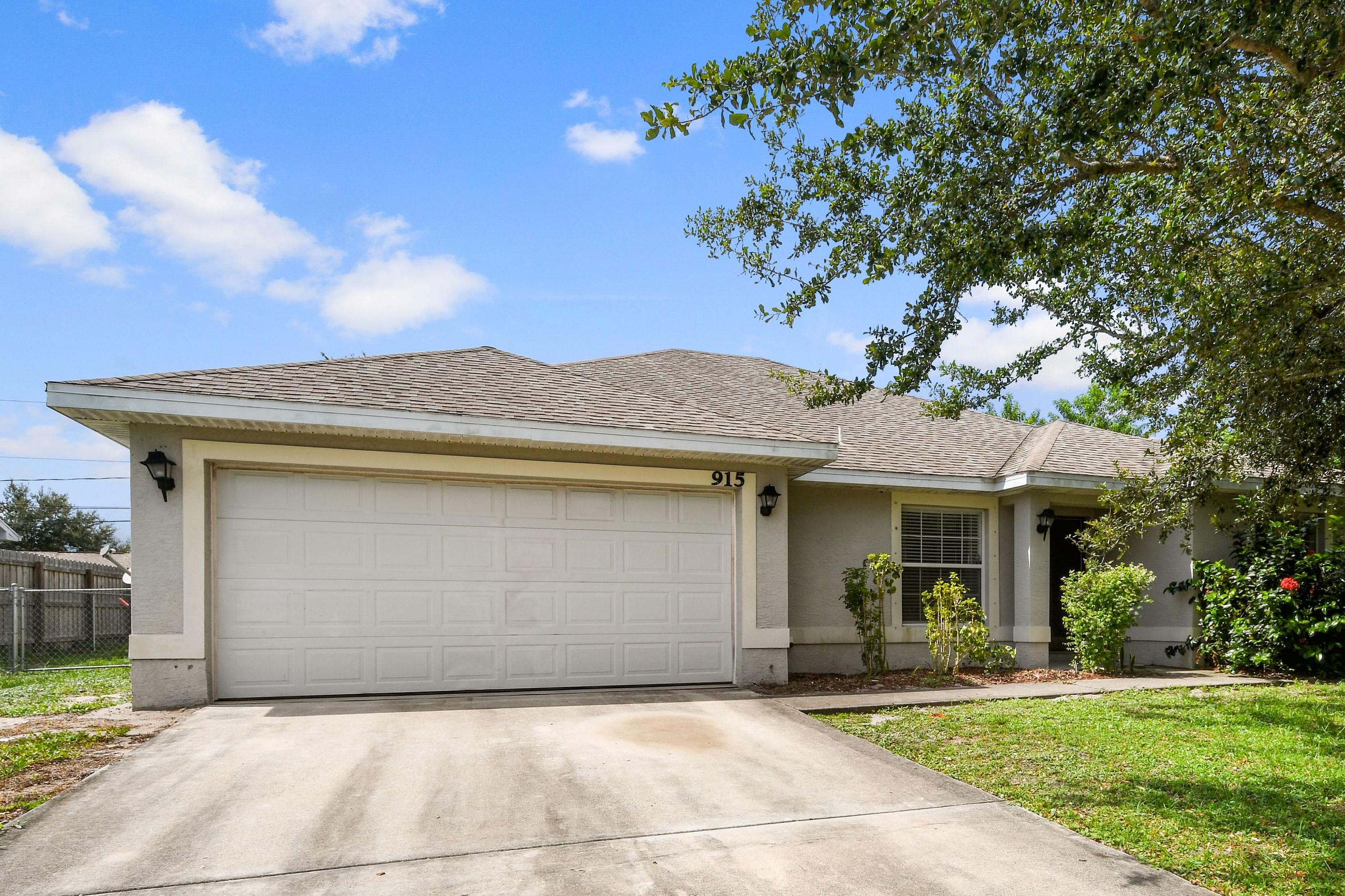 915 Southwest Bay State Road Port St. Lucie, FL 34953 - Photo 1 of 19 Bay f