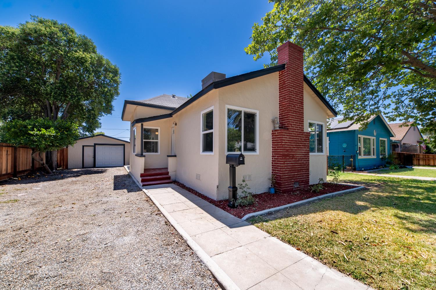 632 West 25th Street Merced, CA 95340 - Photo 1 of 37
