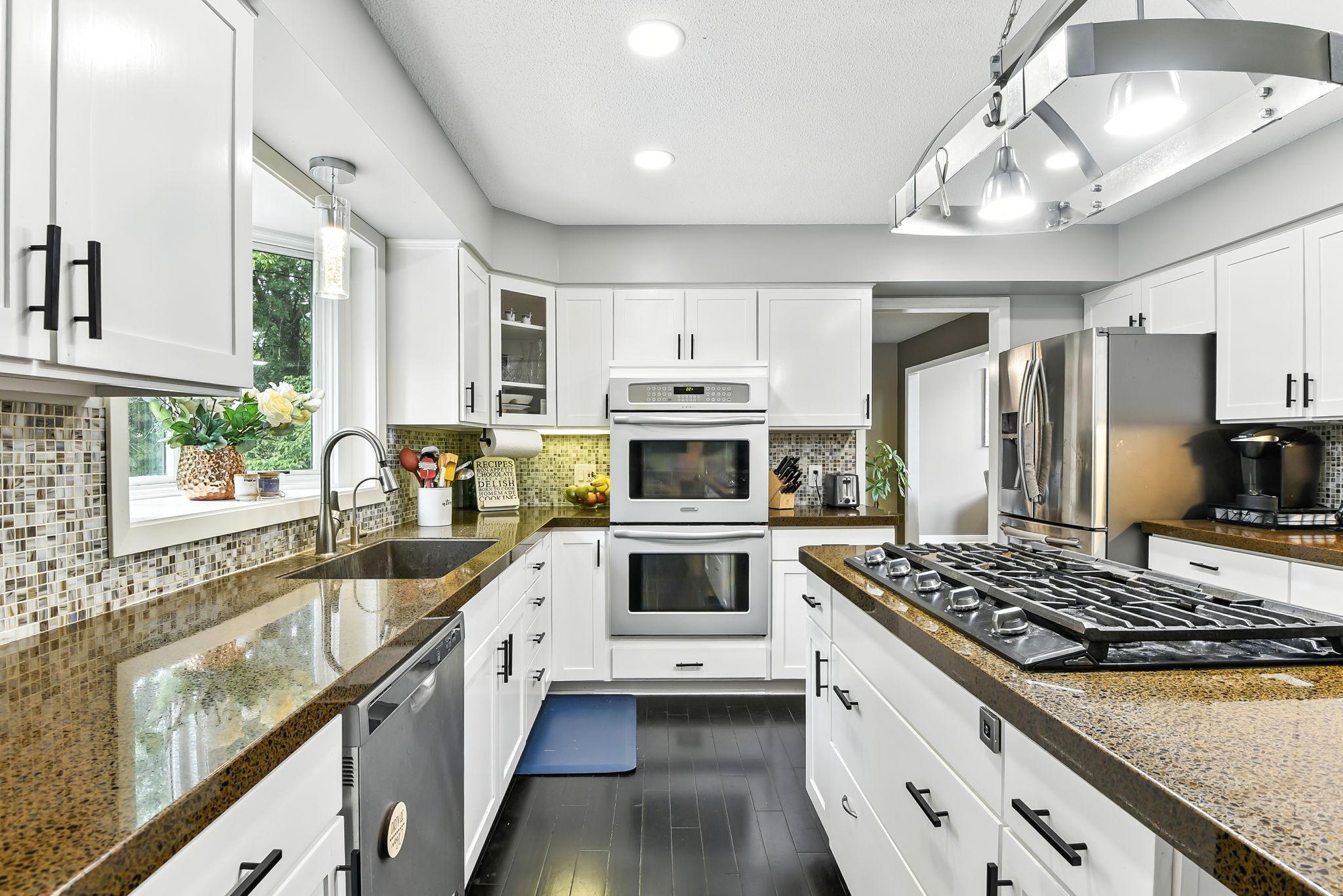 6170 Dallas Lane North Plymouth, MN 55446 - Photo 12 of 56