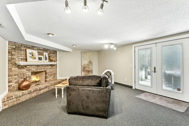 $719,900 | 6170 Dallas Lane North, Plymouth, MN 55446