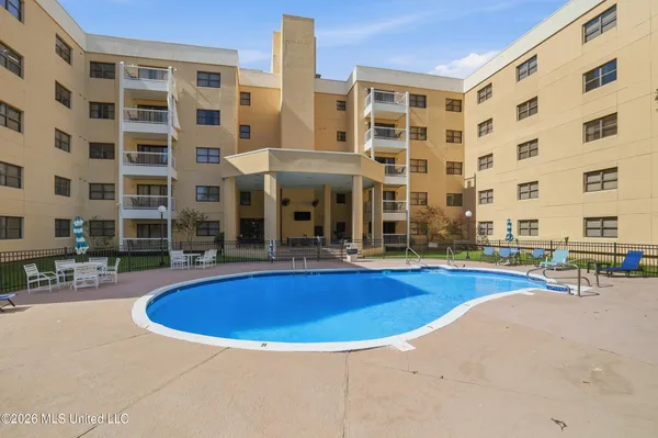 $225,000 | 1130 Beach Boulevard, Unit 106, Biloxi, MS 39530