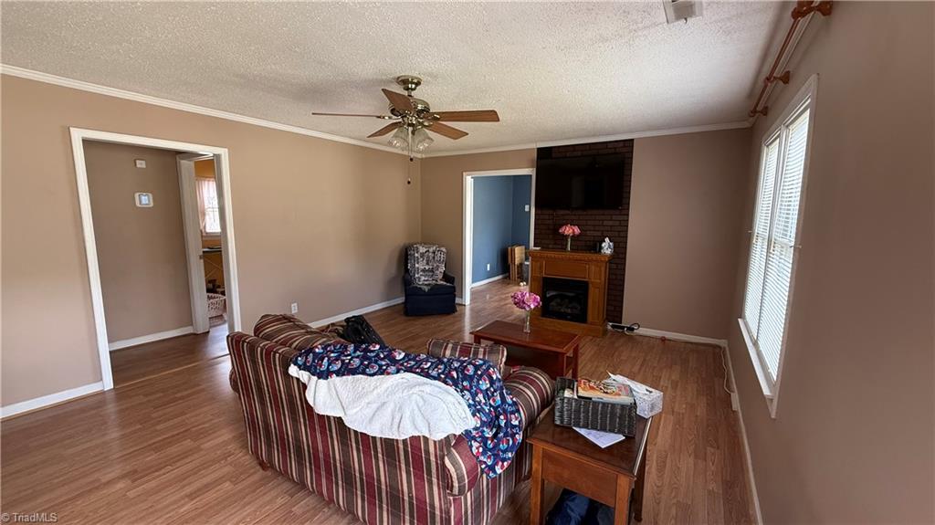 3543 Wall Road Greensboro, NC 27407 - Photo 2 of 37 Living Room