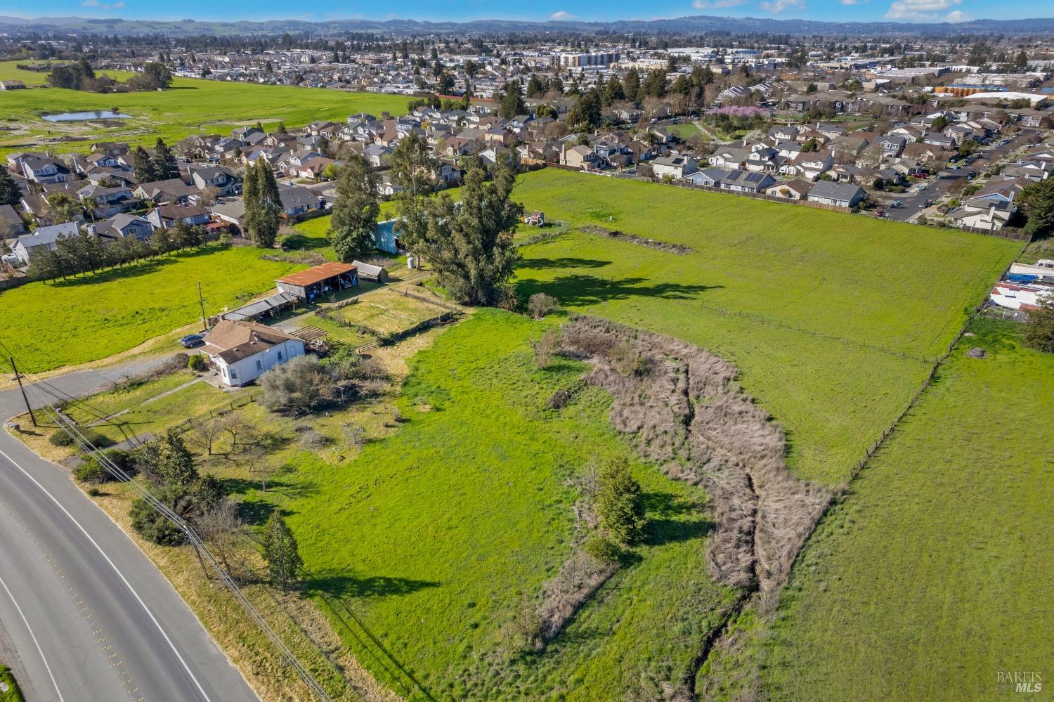 3015 Petaluma Hill Road Santa Rosa, CA 95404 - Photo 2 of 15