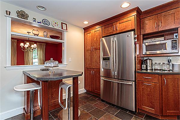 78 Stowecroft Road Arlington, MA 02474 - Photo 3 of 22