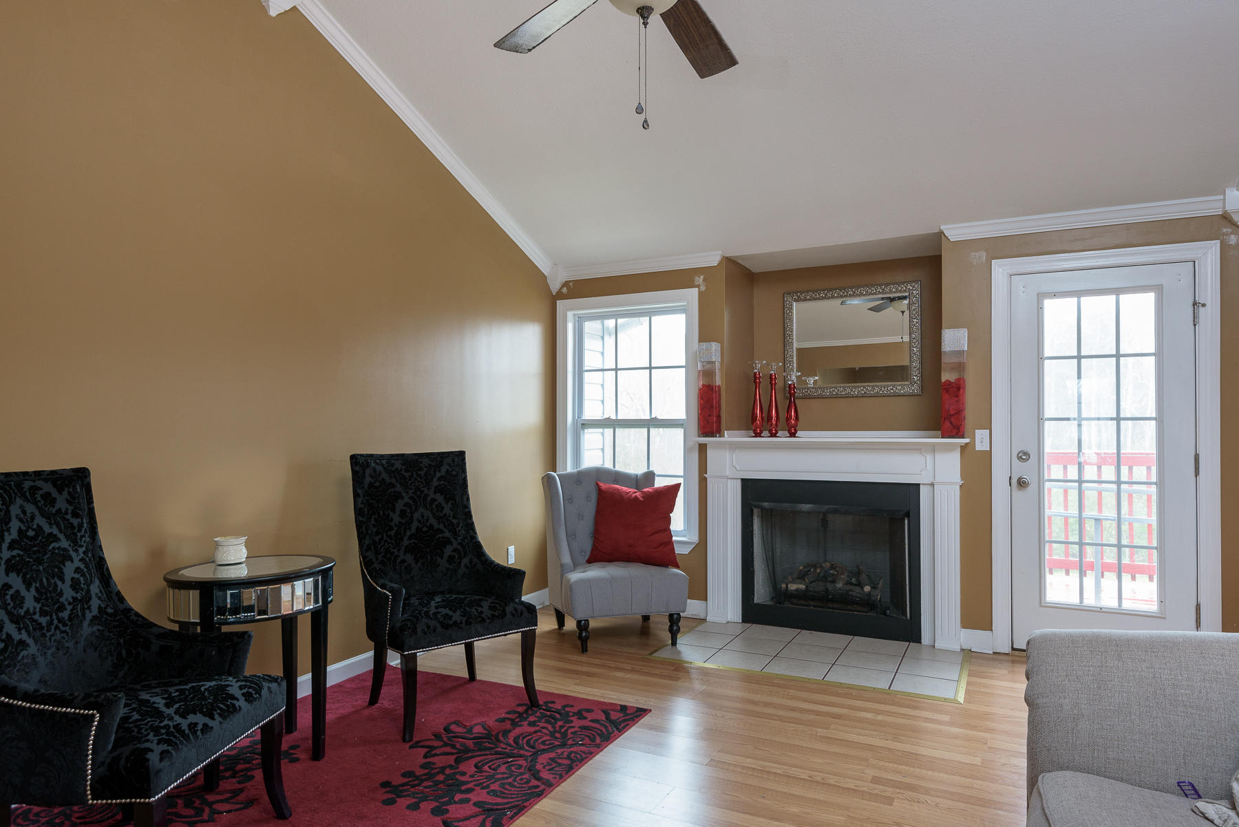 1198 North Moore Road Chattanooga, TN 37411 - Photo 4 of 33 living_2