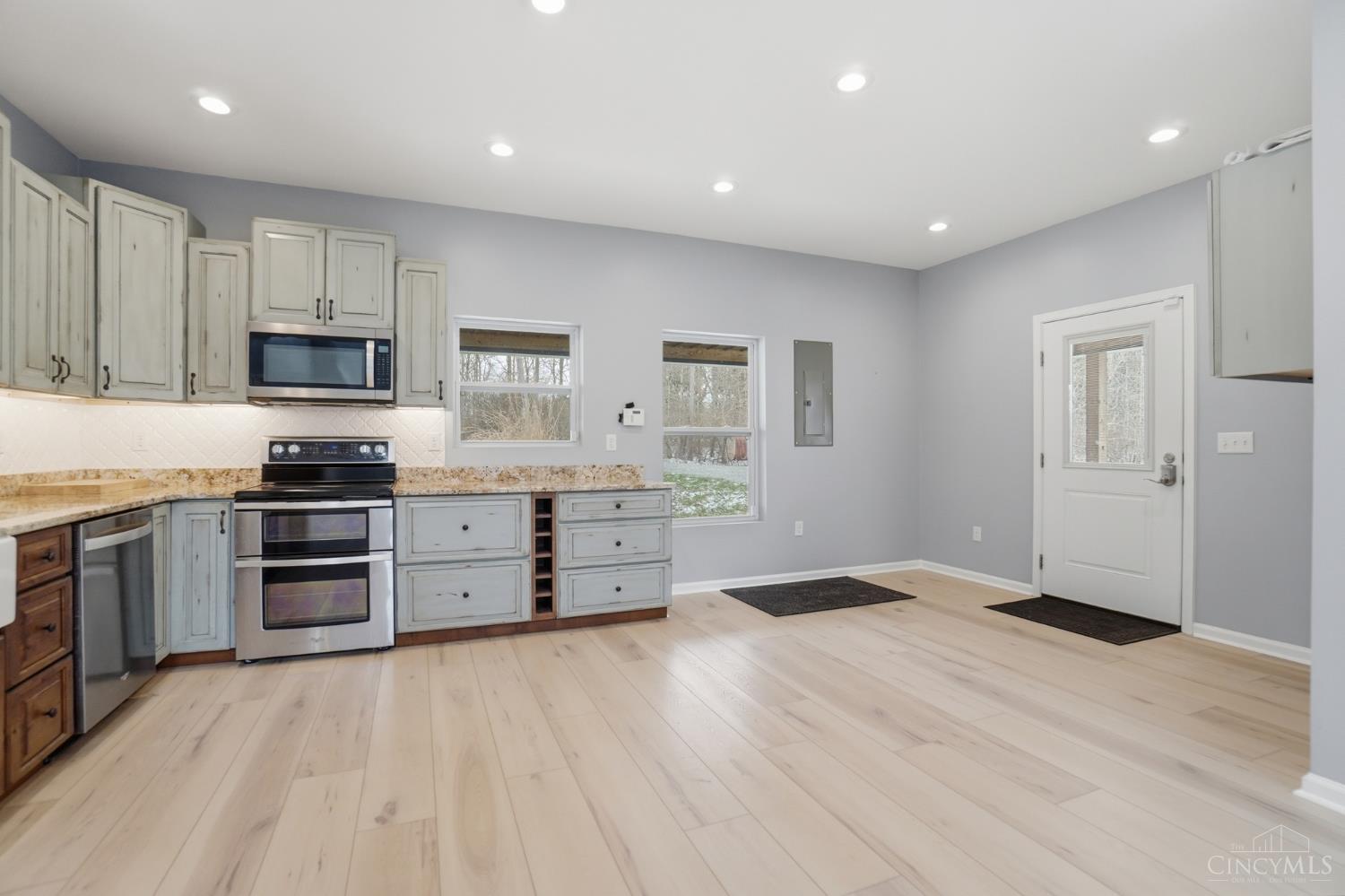12703 Harris Road Germantown, OH 45327 - Photo 14 of 69