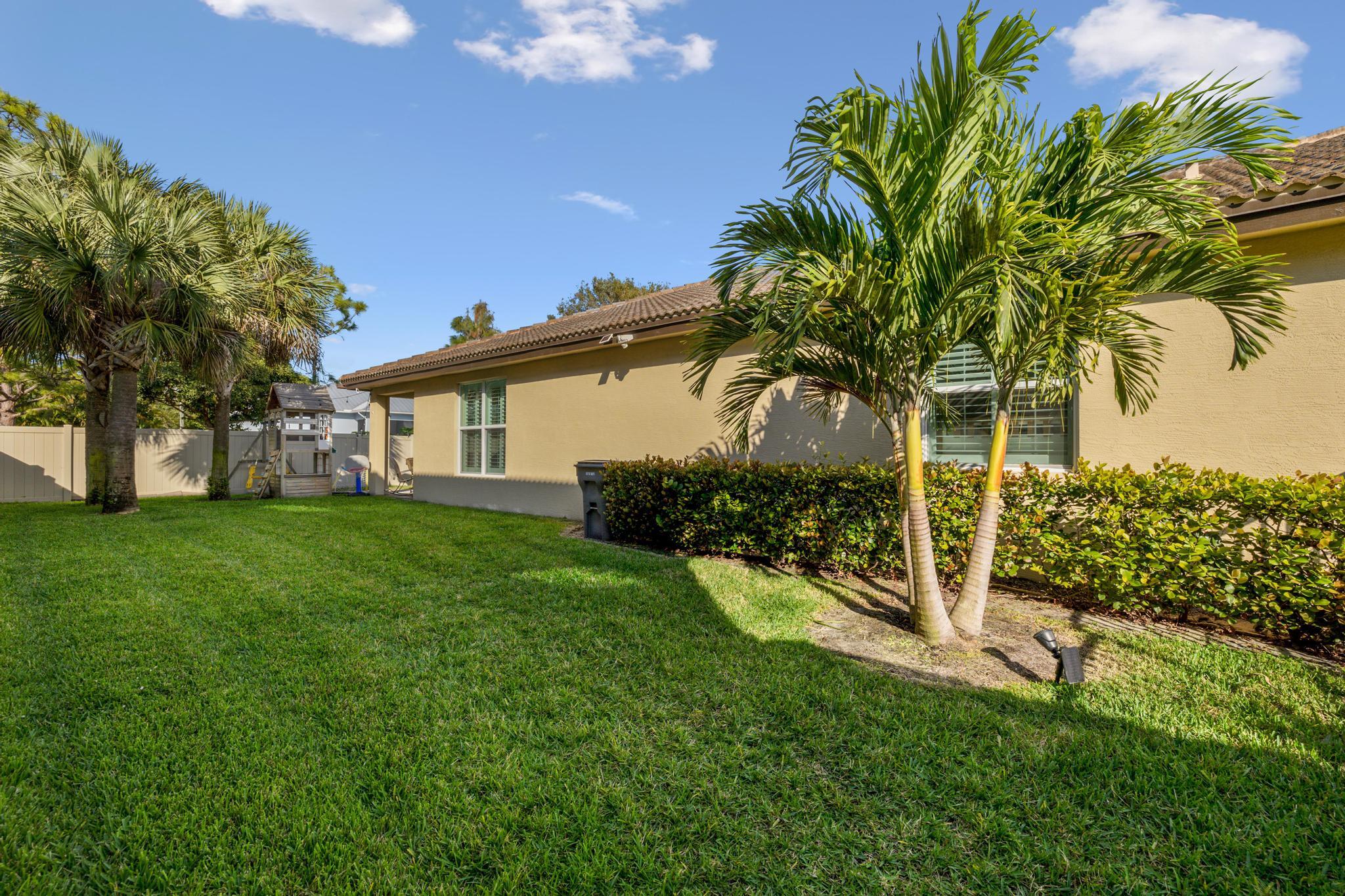 7107 Limestone Cay Road Limestone Creek, FL 33458 - Photo 5 of 36 Yard