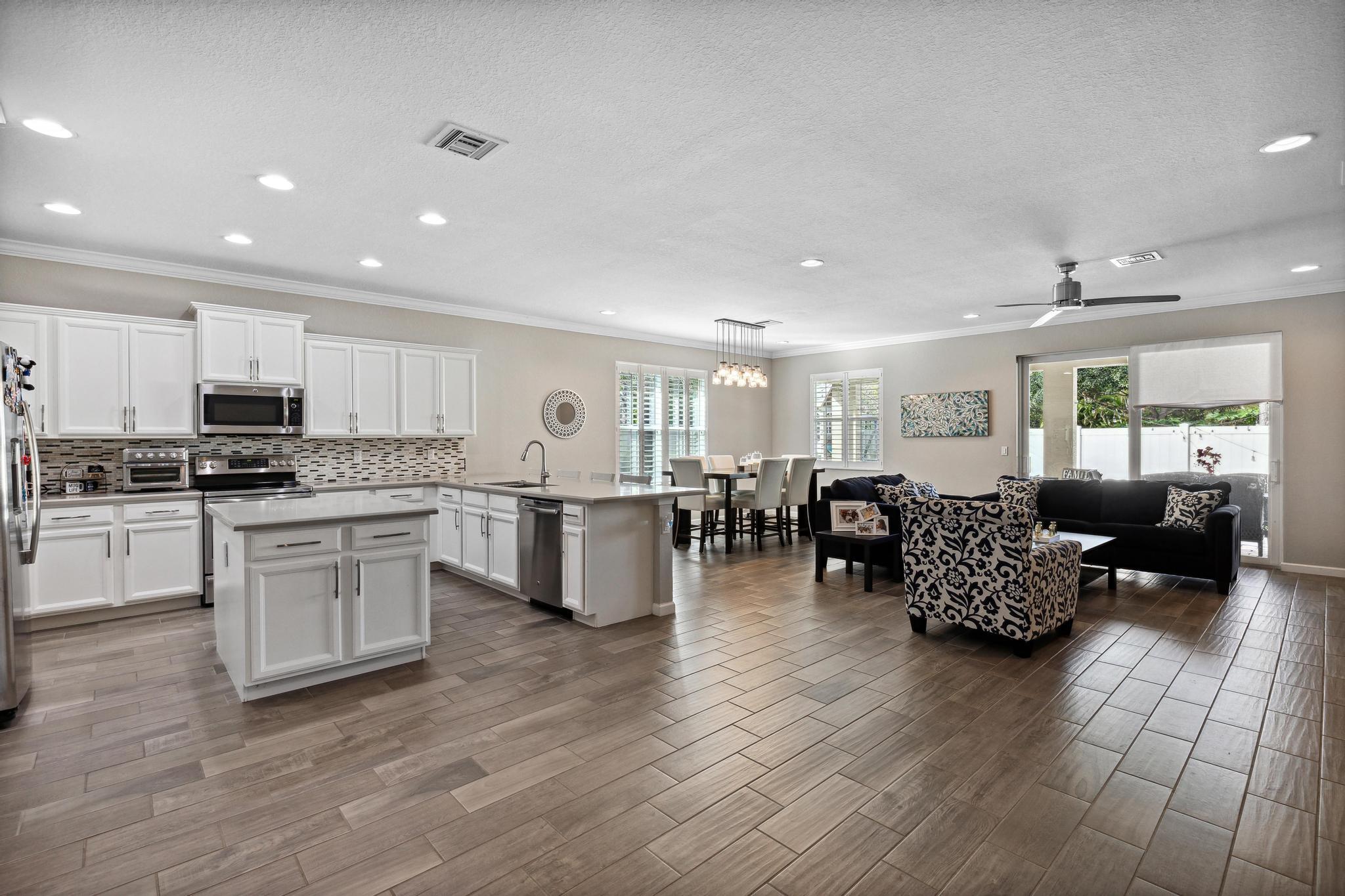 7107 Limestone Cay Road Limestone Creek, FL 33458 - Photo 10 of 36 Kitchen
