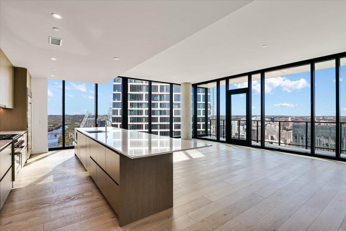 610 Davis Street, Unit 4304 Austin, TX 78701 - Photo 2 of 35