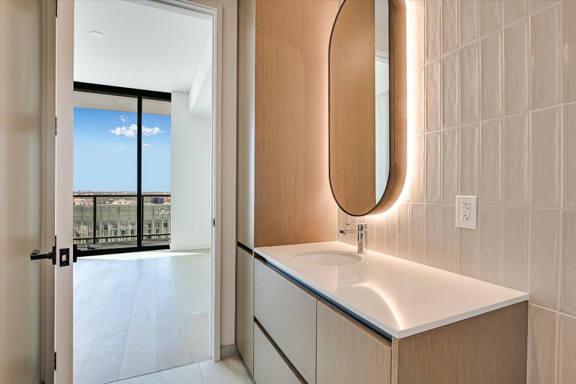 610 Davis Street, Unit 4304 Austin, TX 78701 - Photo 21 of 35