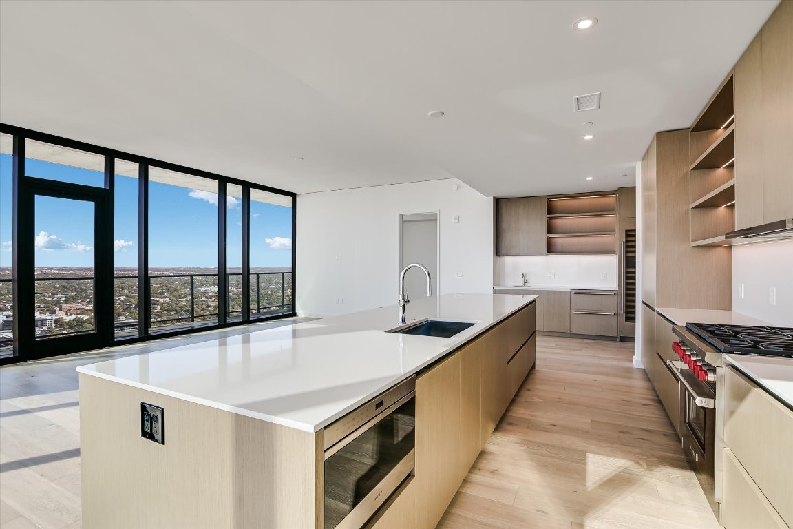 610 Davis Street, Unit 4304 Austin, TX 78701 - Photo 3 of 35