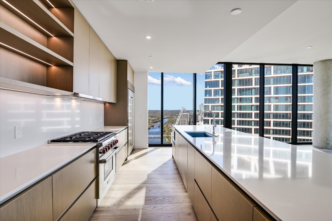 610 Davis Street, Unit 4304 Austin, TX 78701 - Photo 5 of 35