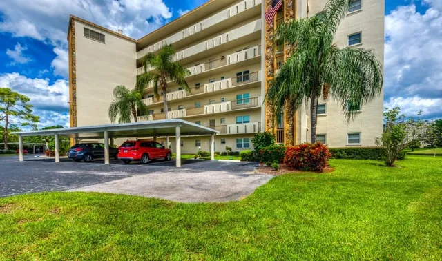 $210,000 | 3680 Ironwood Circle, Unit 603L, Bradenton, FL 34209