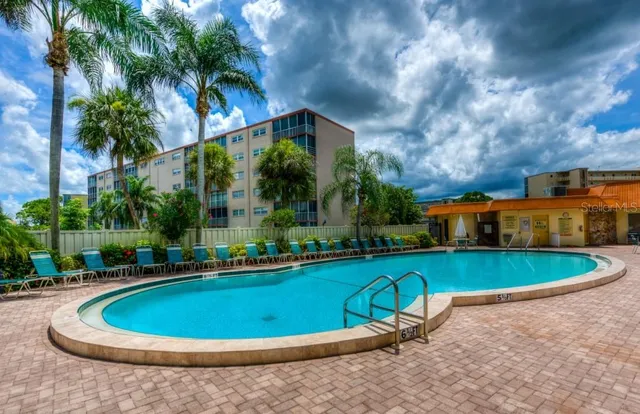 $210,000 | 3680 Ironwood Circle, Unit 603L, Bradenton, FL 34209