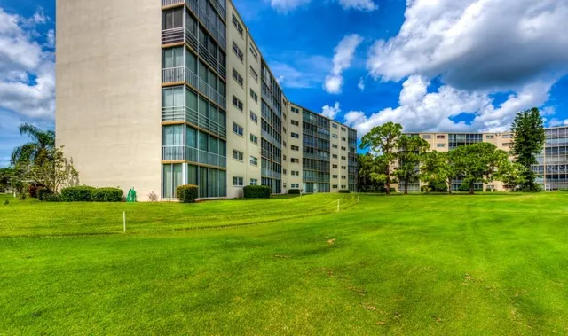 $210,000 | 3680 Ironwood Circle, Unit 603L, Bradenton, FL 34209