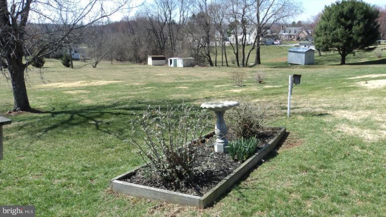 1705 Bollinger Road Finksburg, MD 21048 - Photo 5 of 19 Back yard